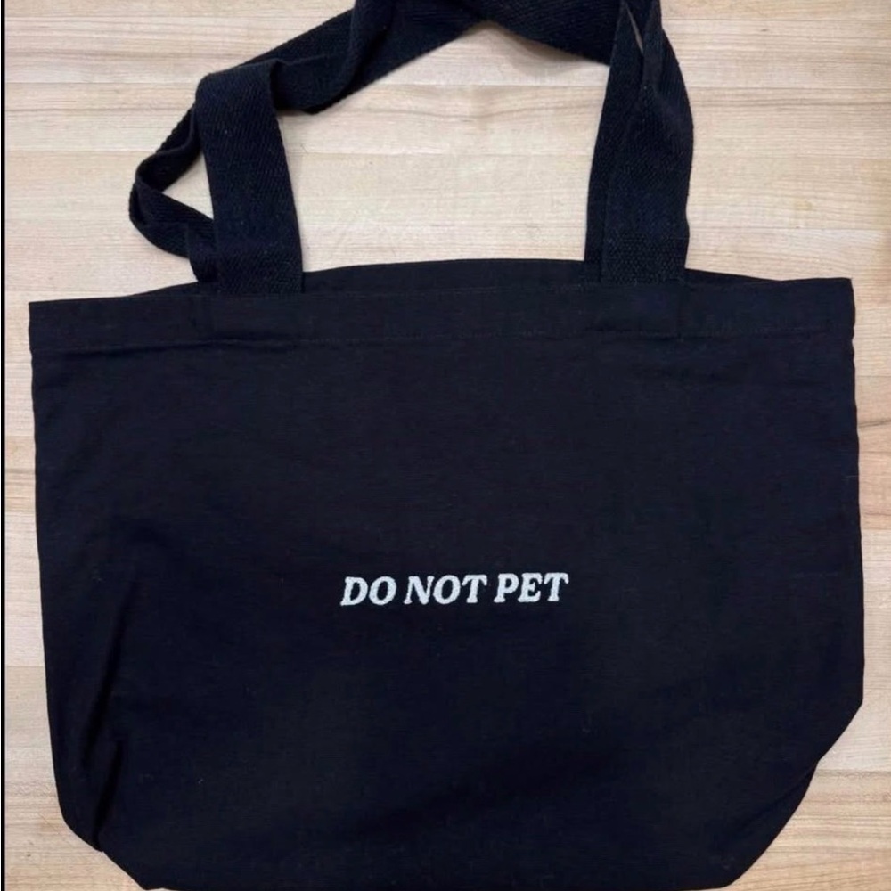 Love Liparu Tote Bag 'Do Not Pet' Embroidery